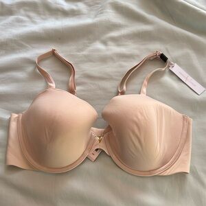 NWT VICTORIA SECRET FREEDOM V LOVE CLOUD BRA